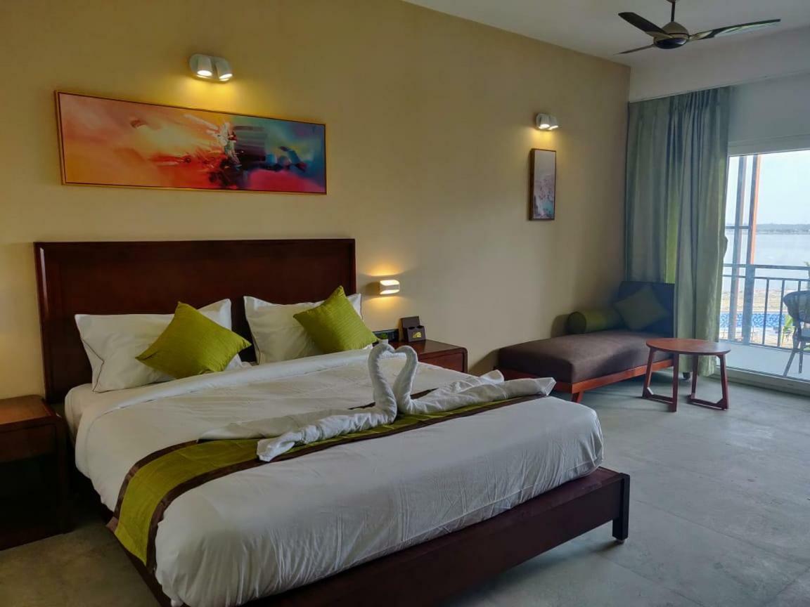 Hotel Sonar Bangla Taki Hasnabad Esterno foto